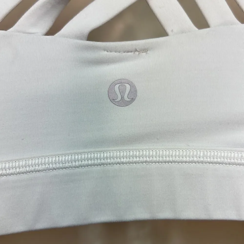 Lululemon white beat the heat cross cross tank with built in bra size 6 EUC